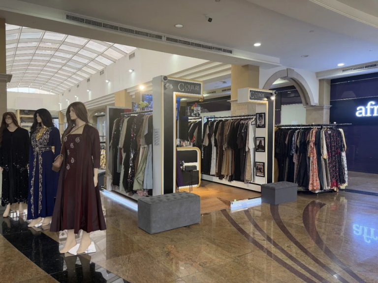 Inside Dubai's Finest Abaya Clothing Stores: A Curated Look at Couture365